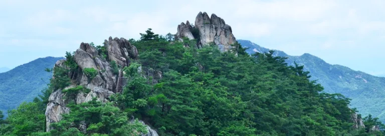 동악산-암릉부가-드러나-보인다.