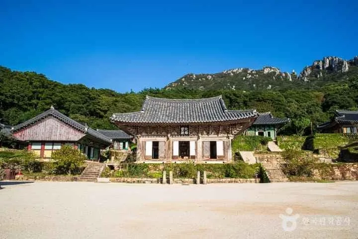 달마산-아래-미황사-전경