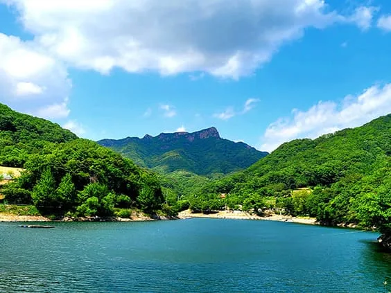신암저수지-뒤로-감악산이-보인다.