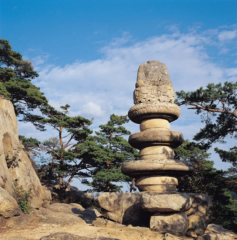 얼굴이-없는-용장사곡-석조여래좌상-전경