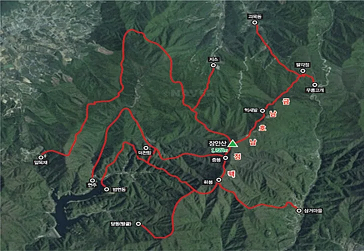 장안산-등산코스-및-주요-포인트가-지도에-그려져-있다.