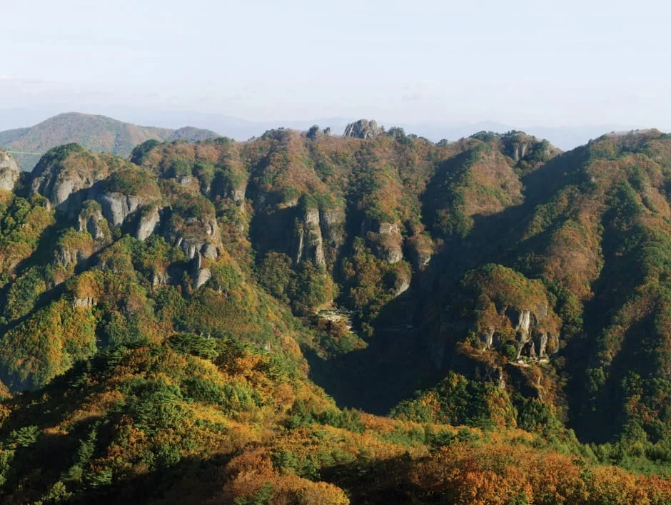청량산의-여러-봉우리가-드러나-보인다.