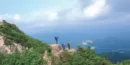 청화산-암봉-위에-등산객들이-서있다.
