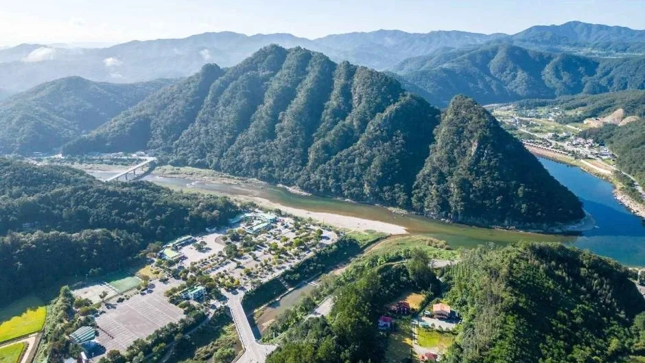 홍천강과-팔봉산의-전경